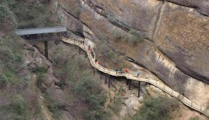 Mingyuexia Cliff Plank Road China Tours
